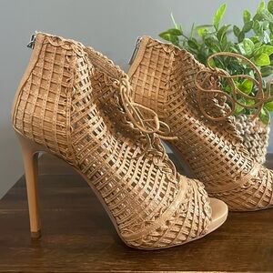 Jessica Simpson Size 7.5, Tan Color Stiletto Heels